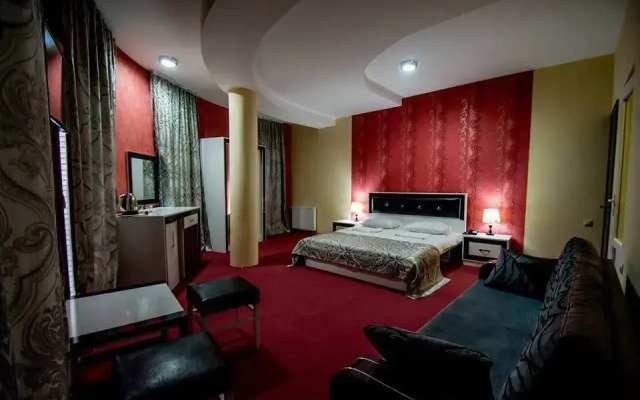 Отель Баттони