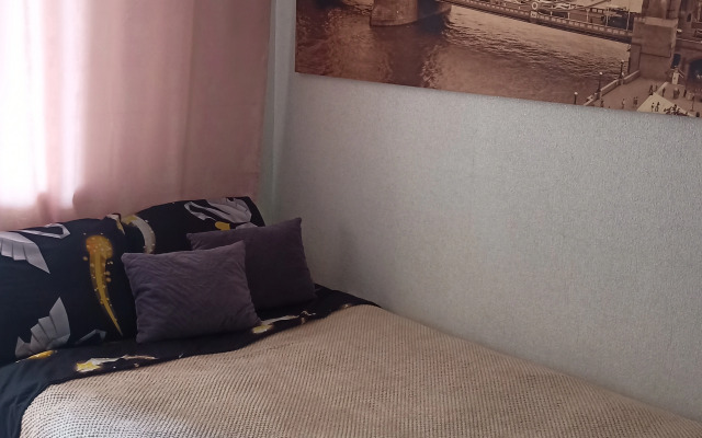 Uyutna studiya v tsentre Zakamska Flat