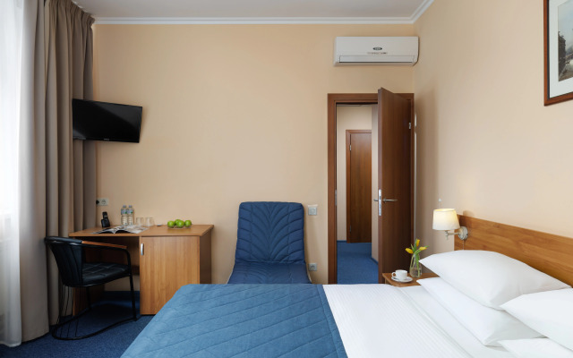 Maleton na Anokhina Hotel
