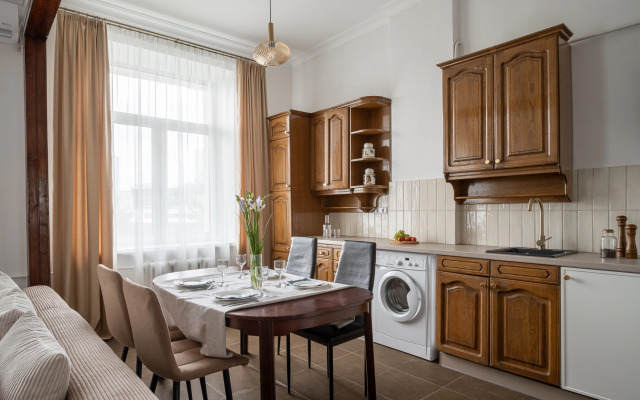 Апартаменты Кварт-Отель, Бережковская Набережная 12