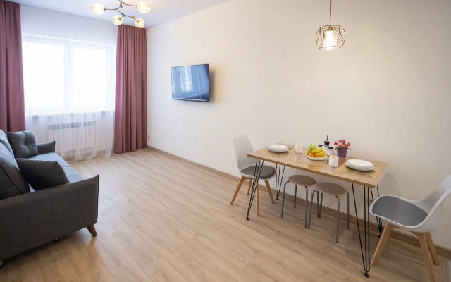 Na Ulitse Revolyutsionnaya 39/3 Flat