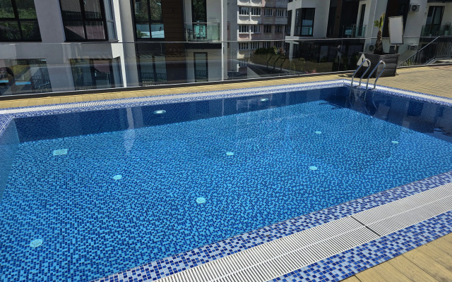 S Basseynom V Zhk Nevada Apartments