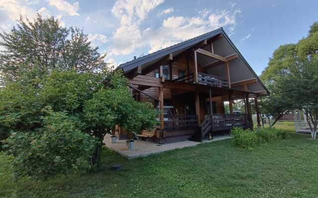 Gostevoy Dom Ilyinskoye 77 Private House