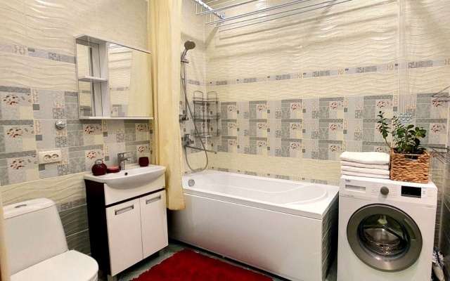 Семейные апартаменты в центре рядом с метро и набережной озера Кабан