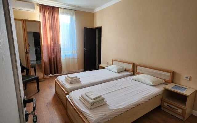 Liana Guesthouse