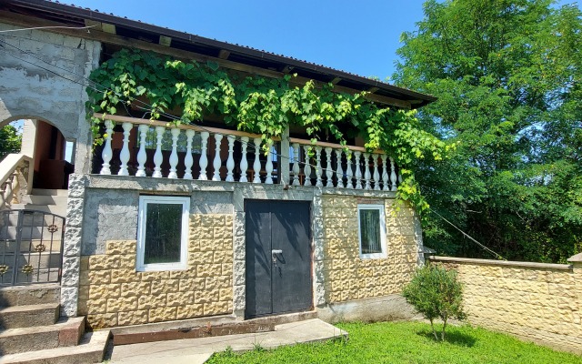 S Vidom na Gory Luchana Private House