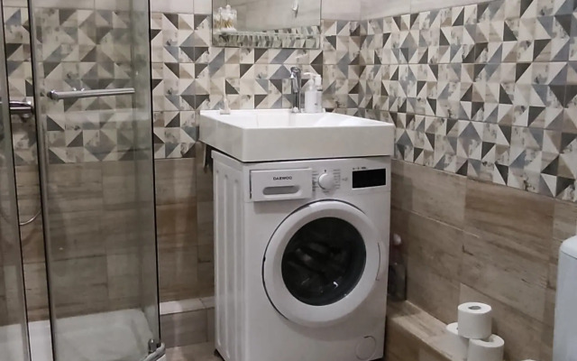 Komfortnaya U Korolevskikh Vorot Flat