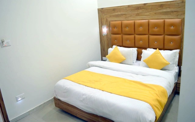 Maryland by Sky Stays Hotel