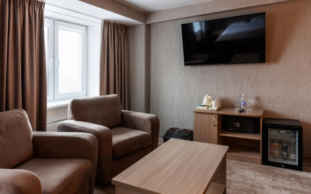 Azimut Kemerovo Hotel 