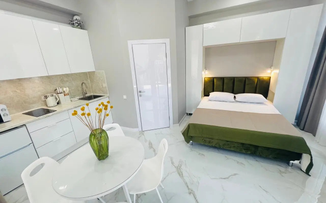 Stilnye Apartamenty S Otdelnym Vkhodom V Apart-Komplekse S Basseynom Apartment