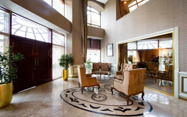 Hotel Sapphire Inn