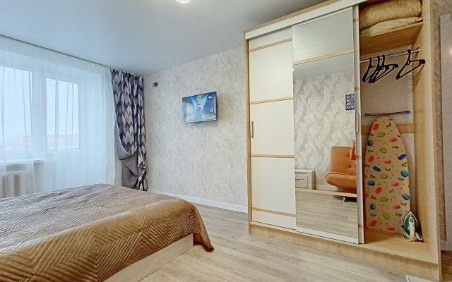 Na prospekte Tolbukhina 45 s krasivym vidom Apartments