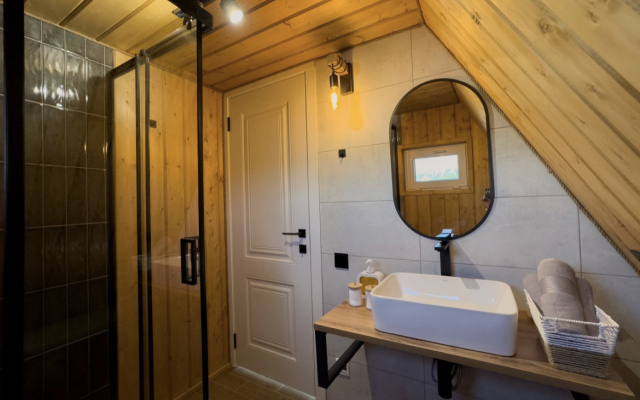 Posutochno S Vidom Na Ozero SNT Zori Kavkaza Chalet