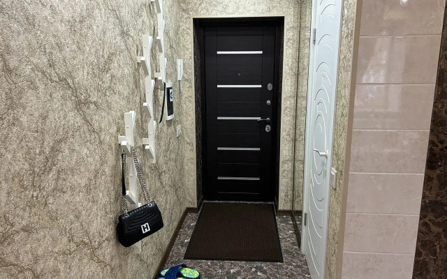 Na Prospekte Oktyabrya 40a Flat