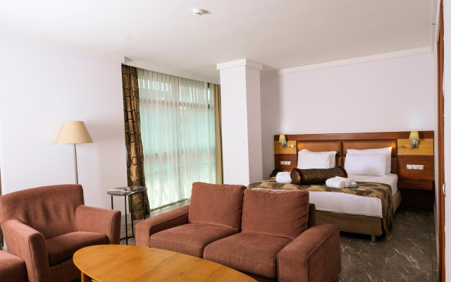 Armis Hotel