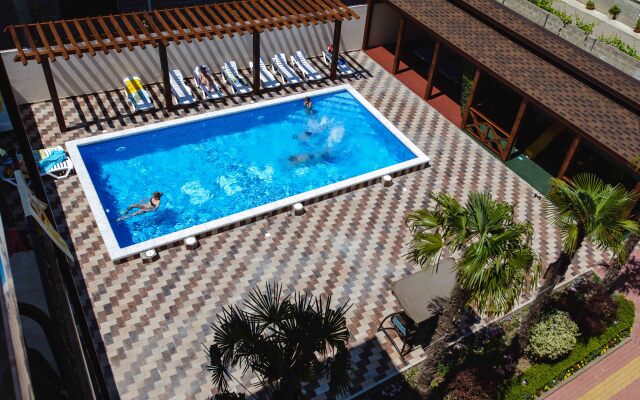 Seven Hotel