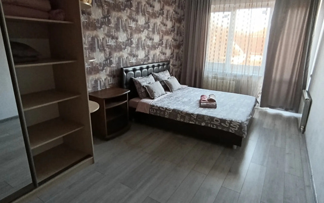 Dvuhkomnatanaya s Dvumya Lodzhiyami Flat