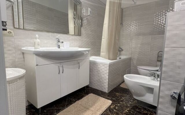 S Panoramnym Vidom Na Verkhnee Ozero Flat