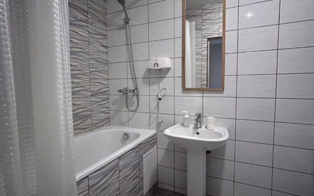 Квартира на Александра Покрышкина 2/2 76