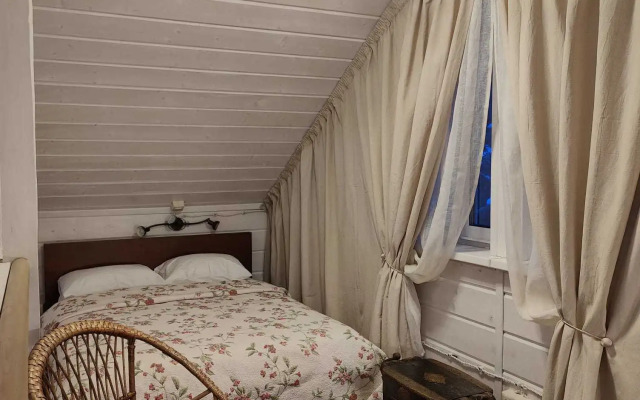 Uyutny "Vezha" Private House
