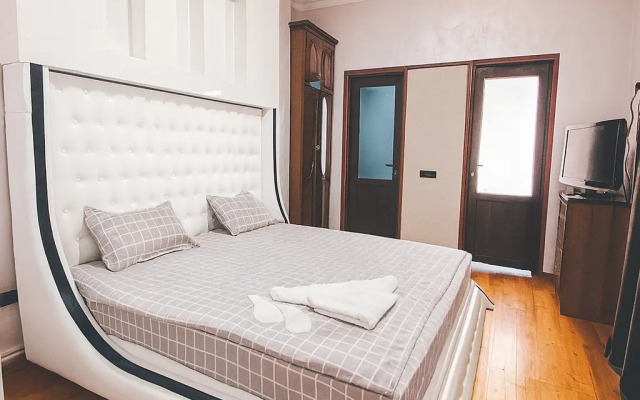 Отель Old Yerevan