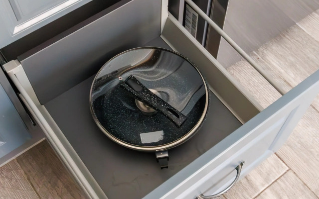 Sutki Rent Na Srednerogatskoy Apartment