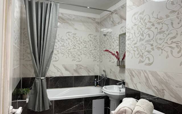 2 na Prospekte Kunaeva 7 Apartments