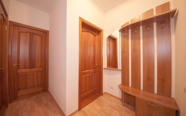Na Vodopyanova Apartment