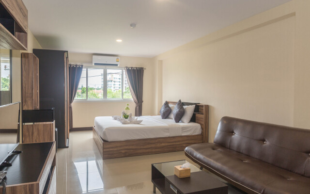 Отель Life Grand Chiang Mai