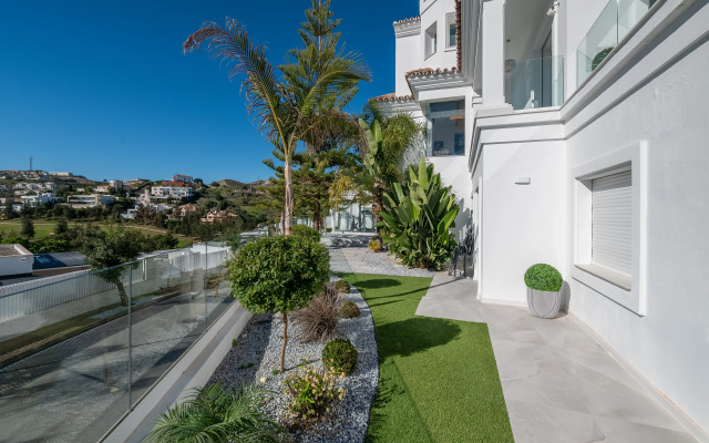 All About Villa Estrella de Oro