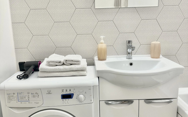 Квартира Просторная уютная и современная студия  на Родонитовой 35