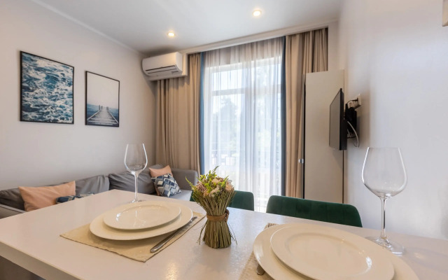 Red Apartments Art Layt Asfari Apartments