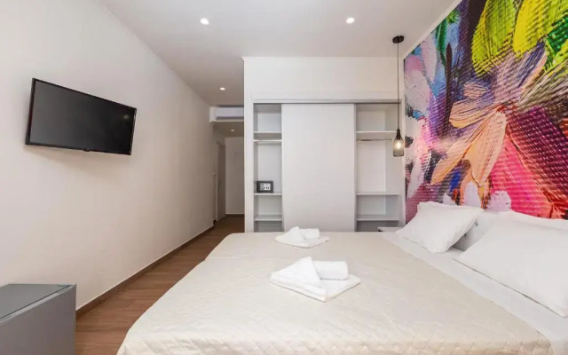 Aqua Luxury Suites