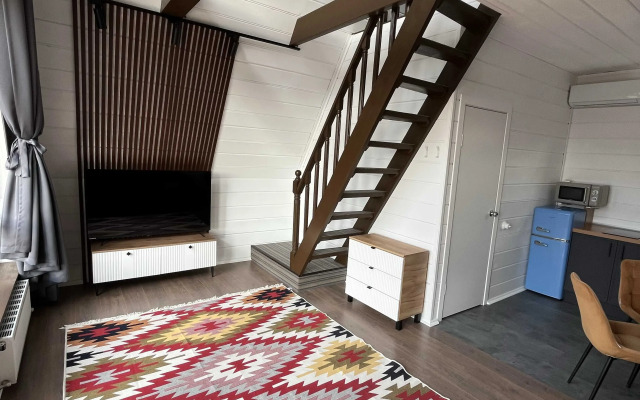 Asti Kemp Glamping