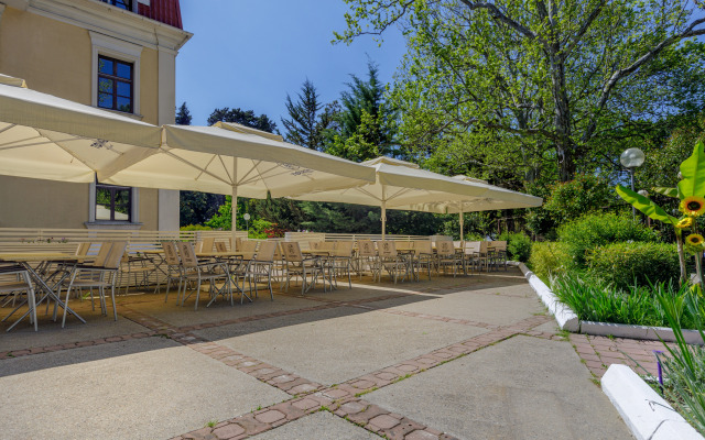 Hotel Grand-Otel (osnovan V 1901 Godu)