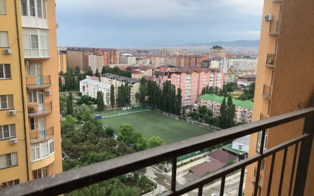 Apartamenty u mora s vidom na gorod i gory