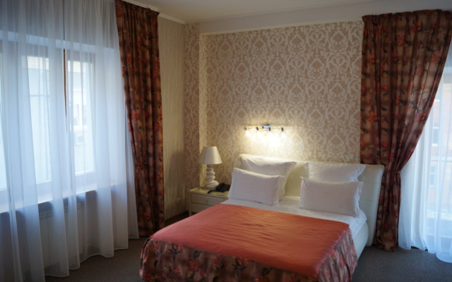 Renessans Hotel