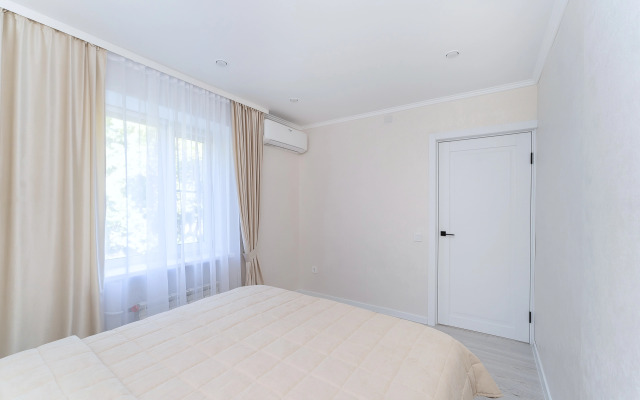 Novaya Dvukhkomnatnaya Tsentr Flat