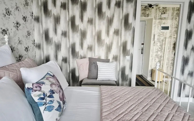 Odnokomnatnaya Provans S Vidom Na Gory S Balkona Flat