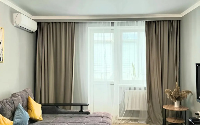 Prostornaya Dvukhkomnatnaya Flat