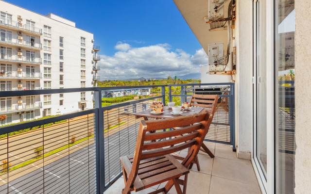 Na Ulitse Golubaya 1B Flat