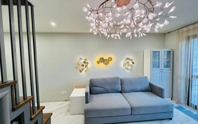 Dvukhurovnevye S Basseynom Na Territorii San-Marino Apartmen