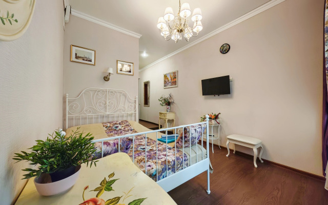 Nevskiy 156a Living Quarters