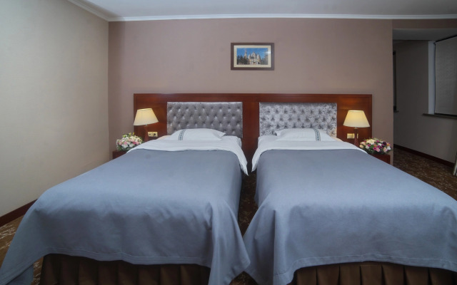 Grand Voyage Hotel