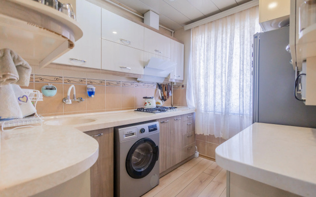 Dvukhspalnie S Gostinoy Komnatoy V Tsentre Goroda Apartments