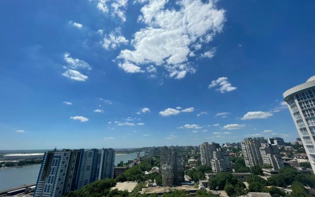Apartamenty Tihij Don v centre s vidom na gorod s 17 etaza