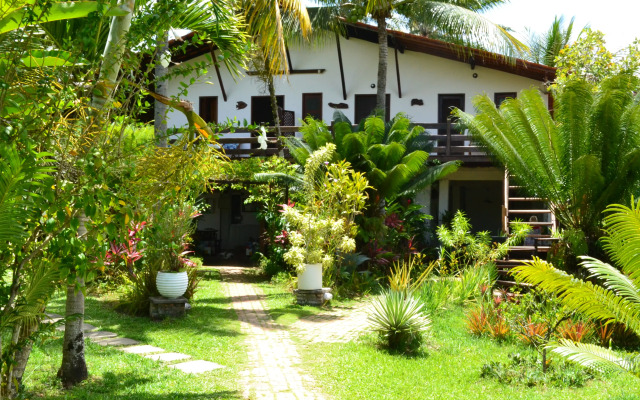 Village do Dendê Garden Guesthouse and Bungalows Hotel