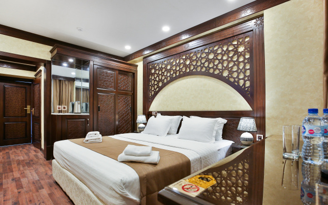 Orient Star Varahsha Hotel