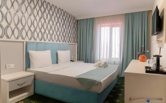 Alis  Baku