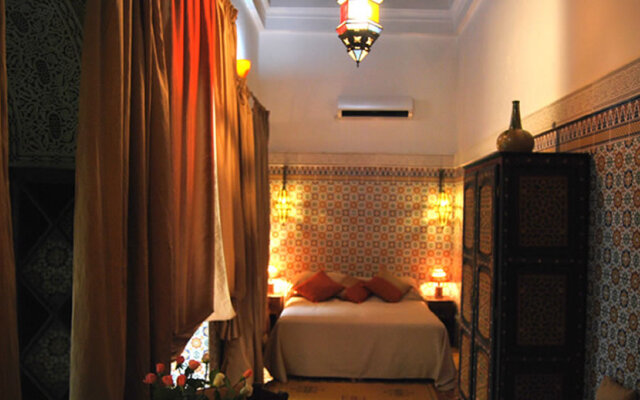 Отель Riad Darzouhour